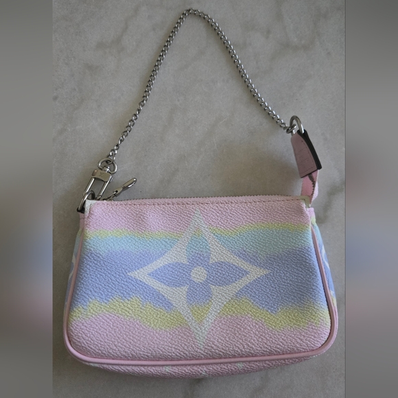 Louis Vuitton Limited Edition Escale Pastel Pochette - Picture 7 of 14